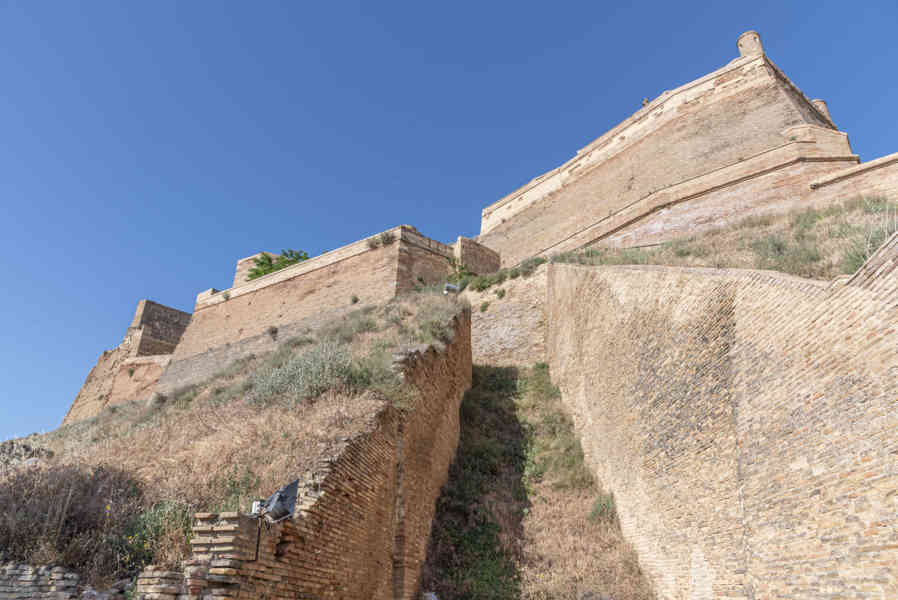 Huesca - Monzón - castillo de Monzón 6.jpg